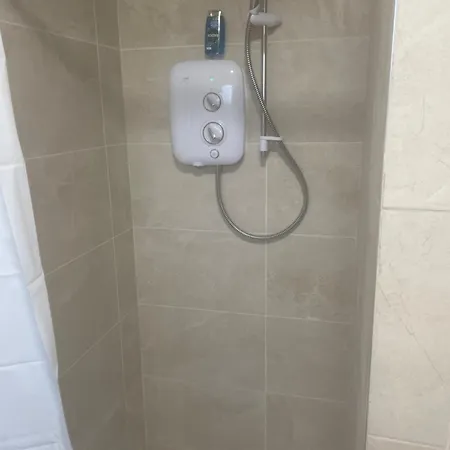 O'brien's 2 Bedroom Centre Apartment